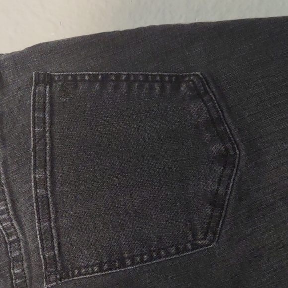 PRE OWNED MADEWELL SELF DISTRESSED JEANS HIGH RISE SKINNY - Picture 11 of 11